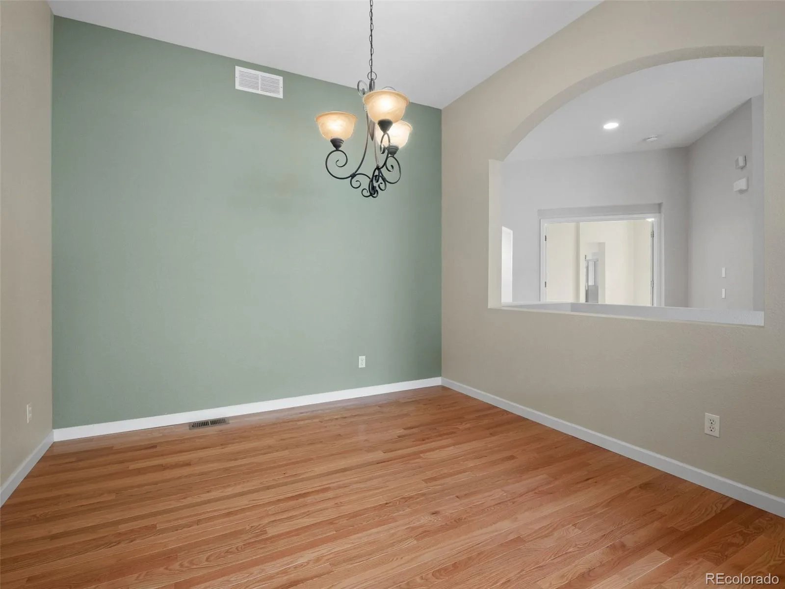 2392 S Oswego Street Aurora CO 80014 MLS #REC2111686 06102026204140 1600 7