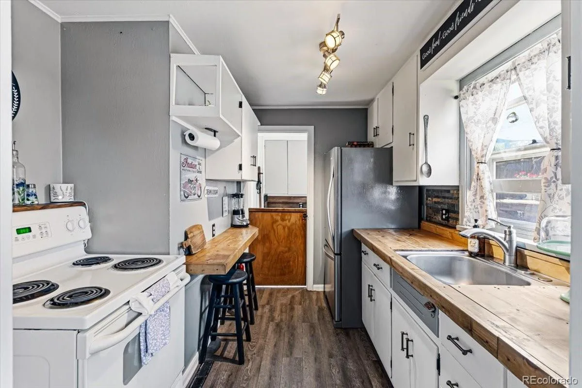 15335 Arapahoe Drive Golden CO 80403 | MLS #REC2113677 07222026023326 1200 10