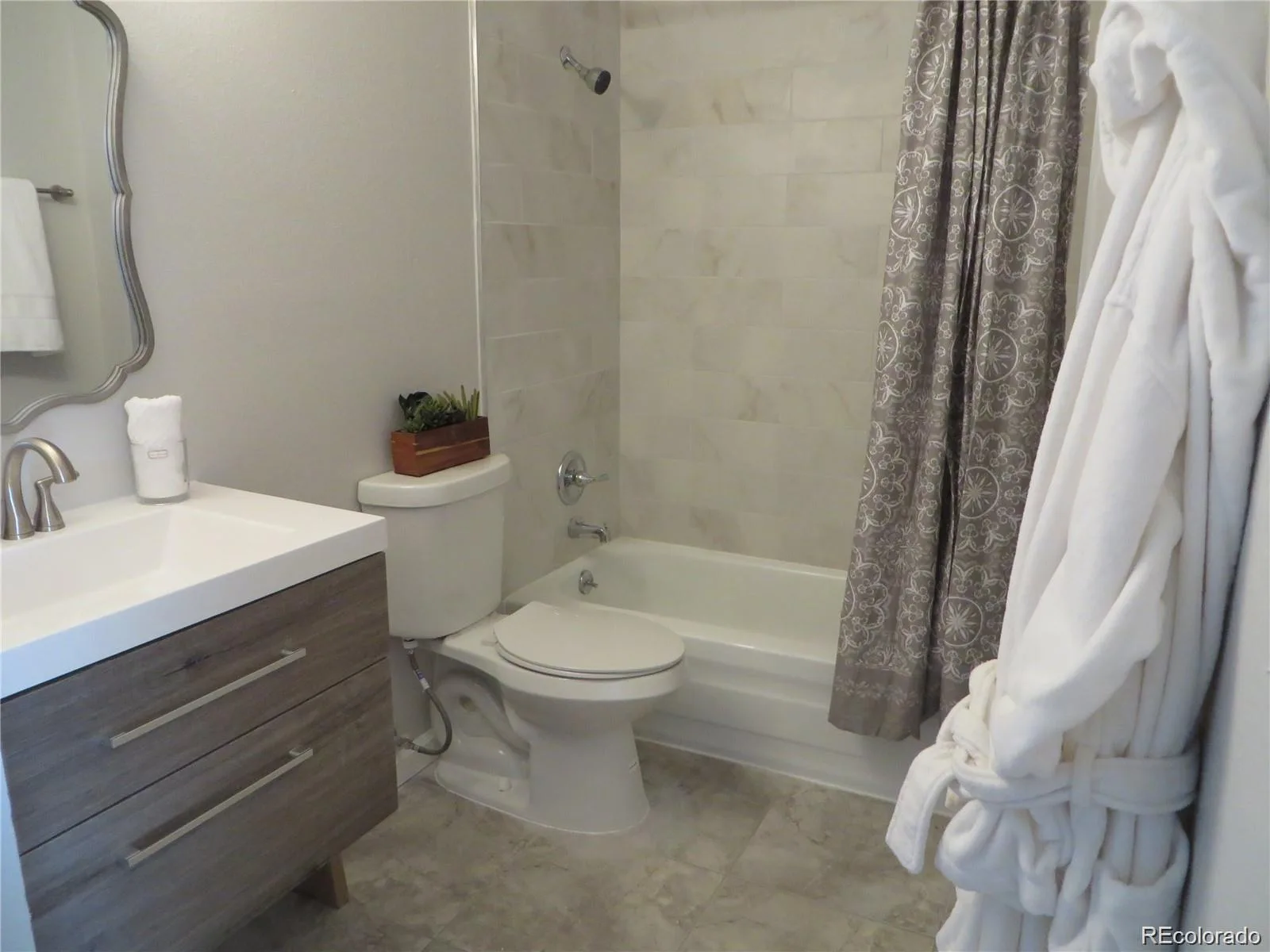 10150 E Virginia Avenue #20-201 #20 Denver CO 80247 | MLS #REC2115044 06202026195457 1600 12