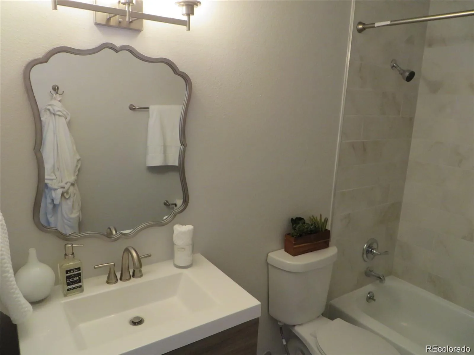 10150 E Virginia Avenue #20-201 #20 Denver CO 80247 | MLS #REC2115044 06202026195457 1600 14