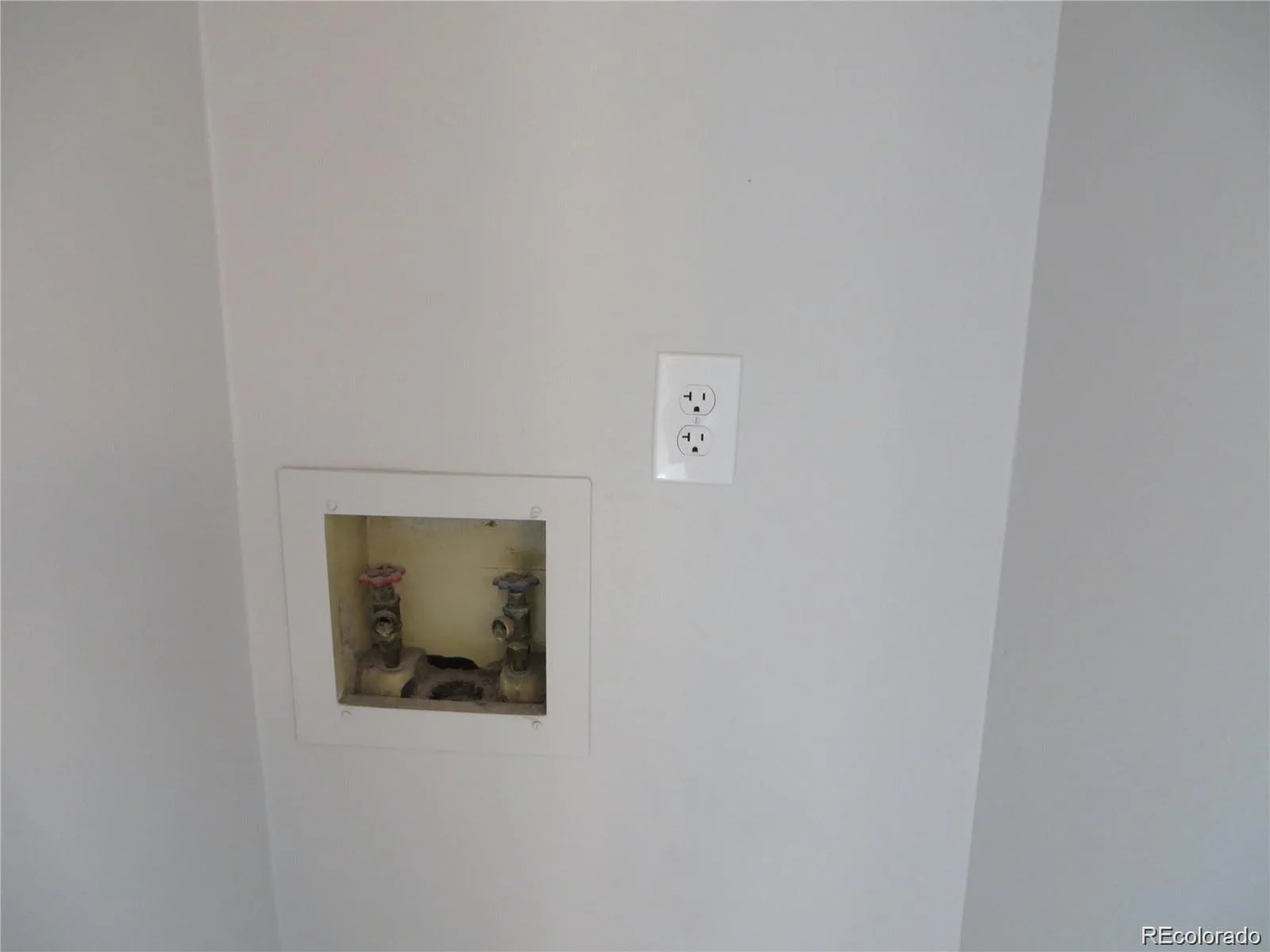 10150 E Virginia Avenue #20-201 #20 Denver CO 80247 | MLS #REC2115044 06202026195457 1600 17