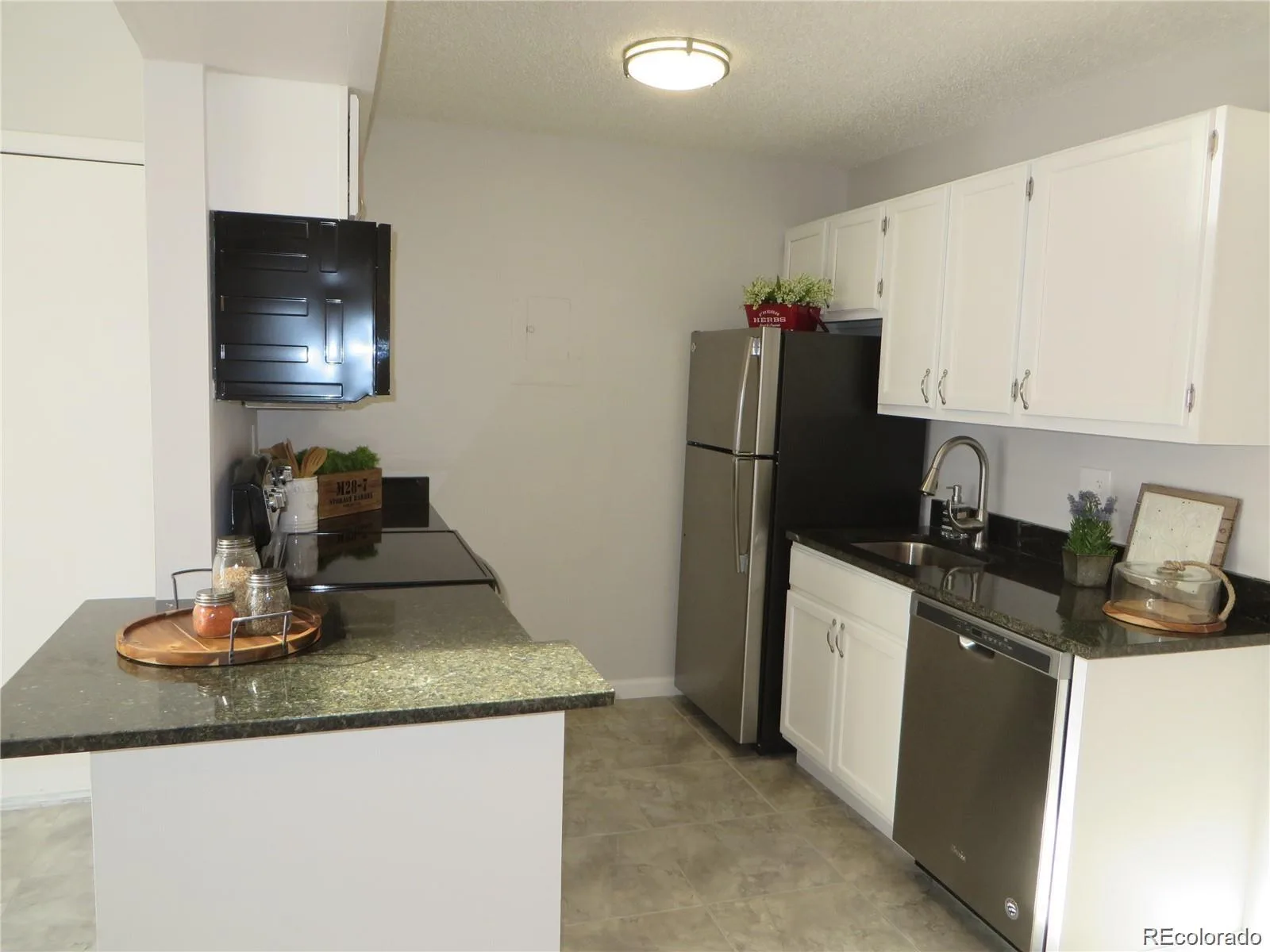 10150 E Virginia Avenue #20-201 #20 Denver CO 80247 | MLS #REC2115044 06202026195457 1600 6