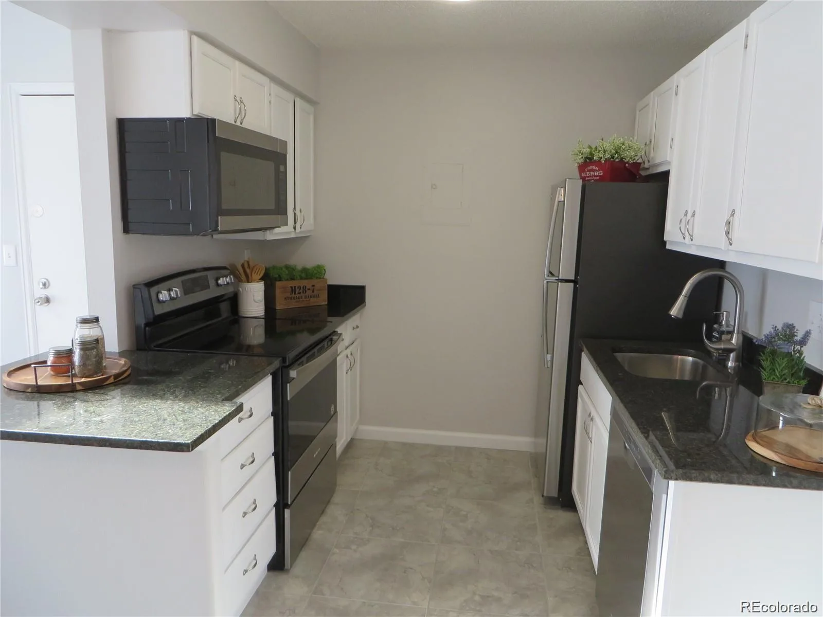10150 E Virginia Avenue #20-201 #20 Denver CO 80247 | MLS #REC2115044 06202026195457 1600 7