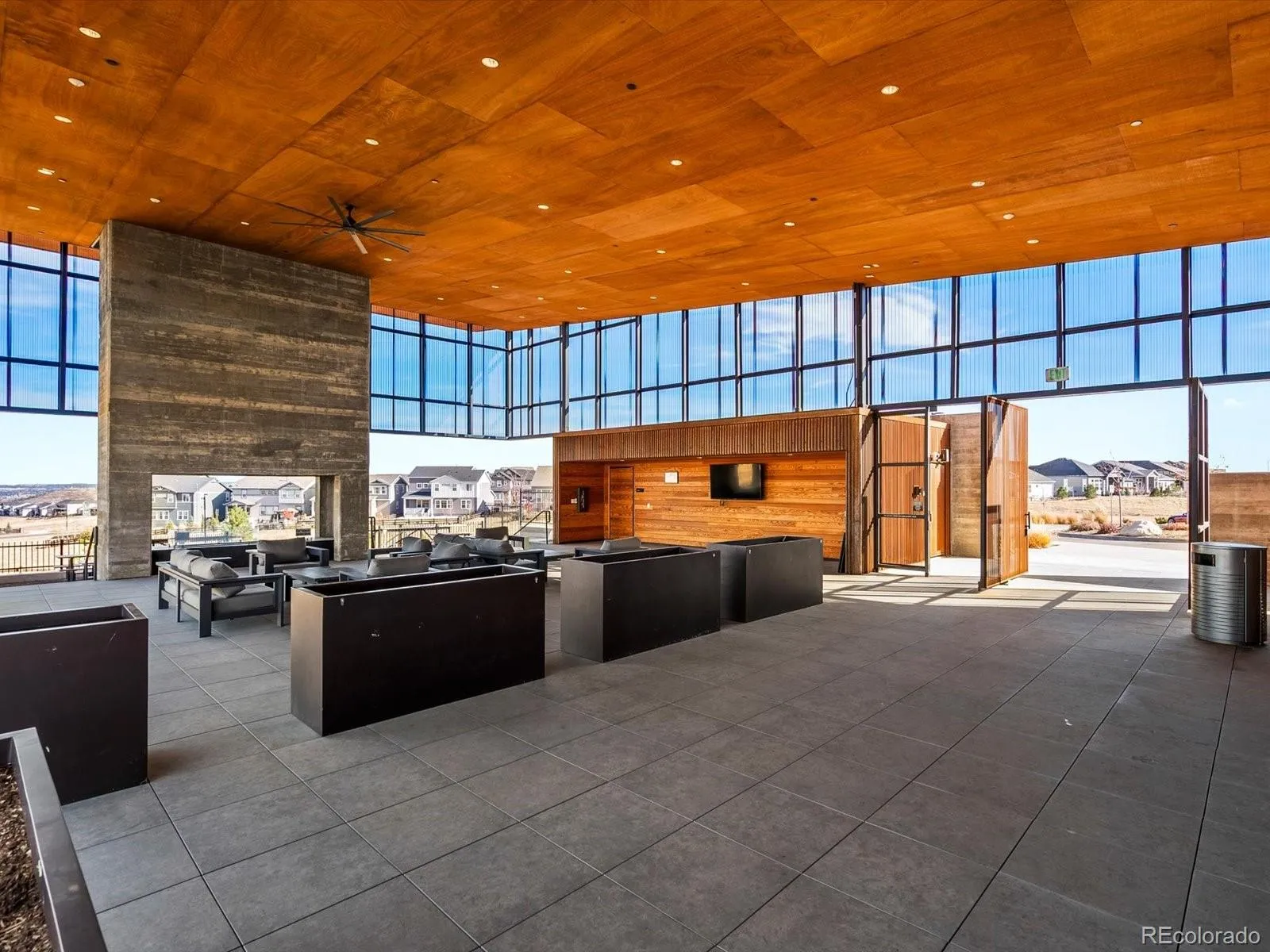 3044 Bivouac Point Castle Rock CO 80108 | MLS #REC2117654 04162026160744 1600 38