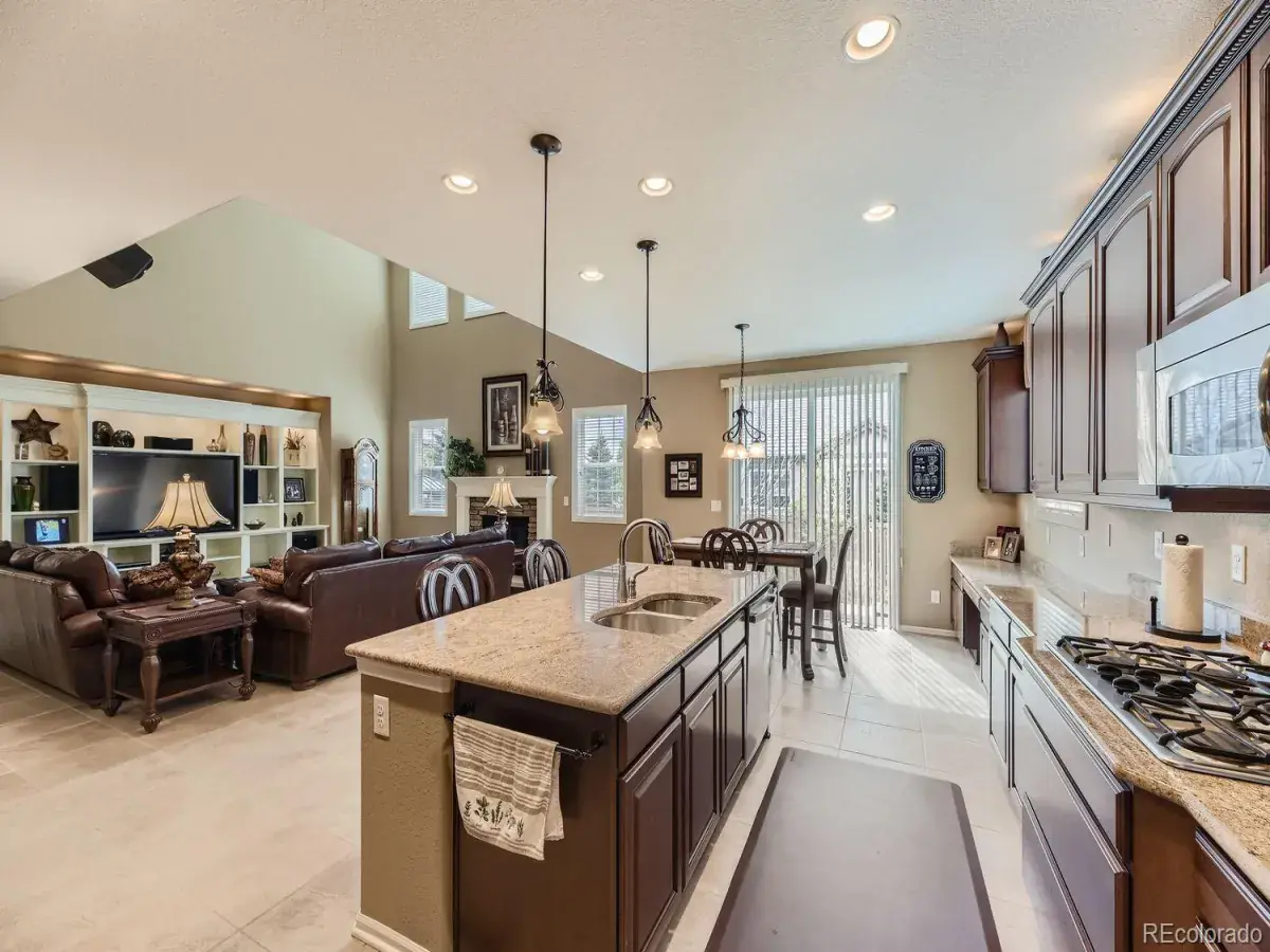 10776 Hillsboro Circle Parker CO 80134 MLS #REC2117984 03102025122102 1200 10