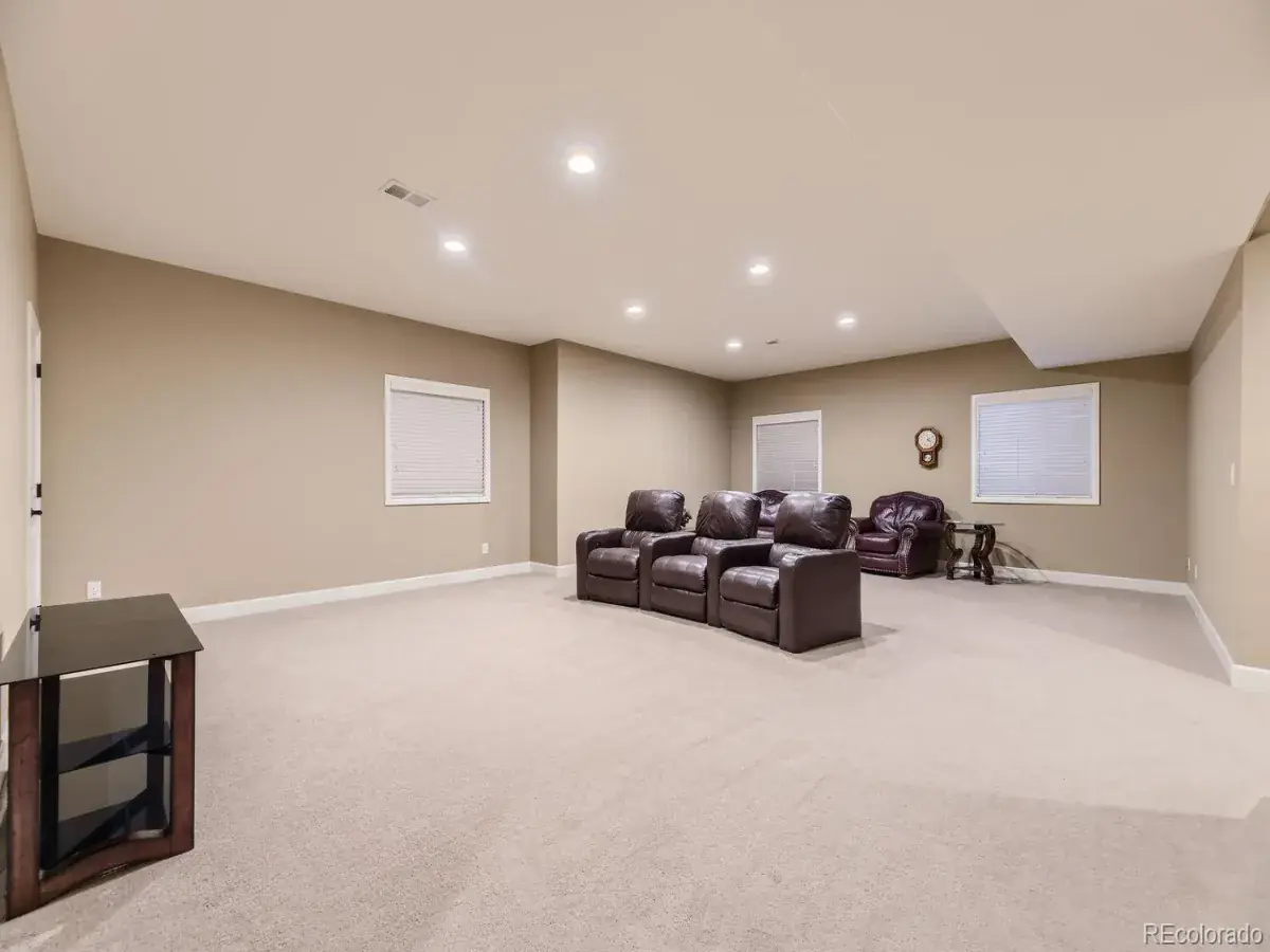 10776 Hillsboro Circle Parker CO 80134 MLS #REC2117984 03102025122102 1200 26