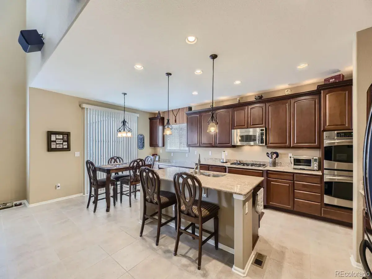 10776 Hillsboro Circle Parker CO 80134 MLS #REC2117984 03102025122102 1200 8