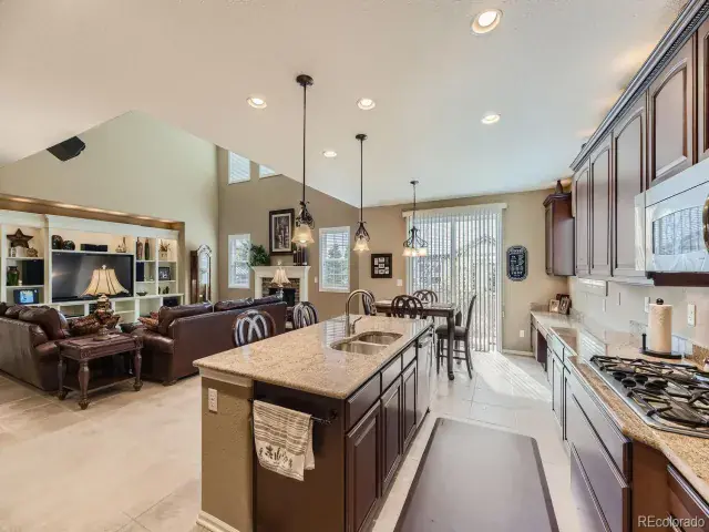 10776 Hillsboro Circle Parker CO 80134 MLS #REC2117984 03102025122102 640 10