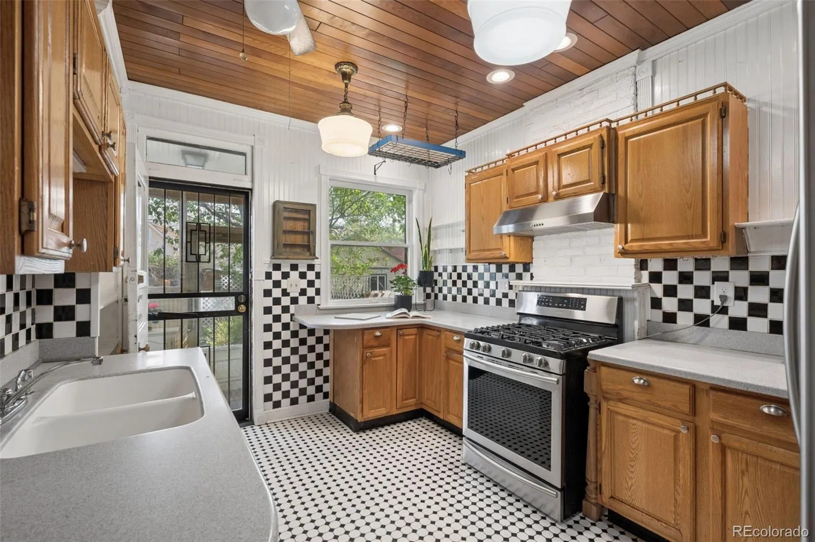 04092026073125 1600 11