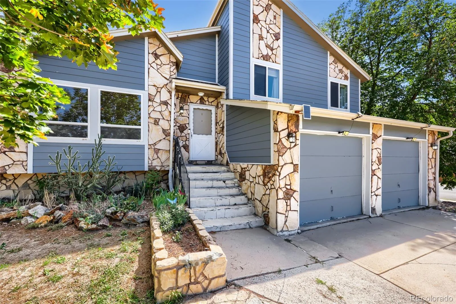 944 S Uravan Street Aurora CO 80017 | MLS #REC2127631 08212026173700 1600 1
