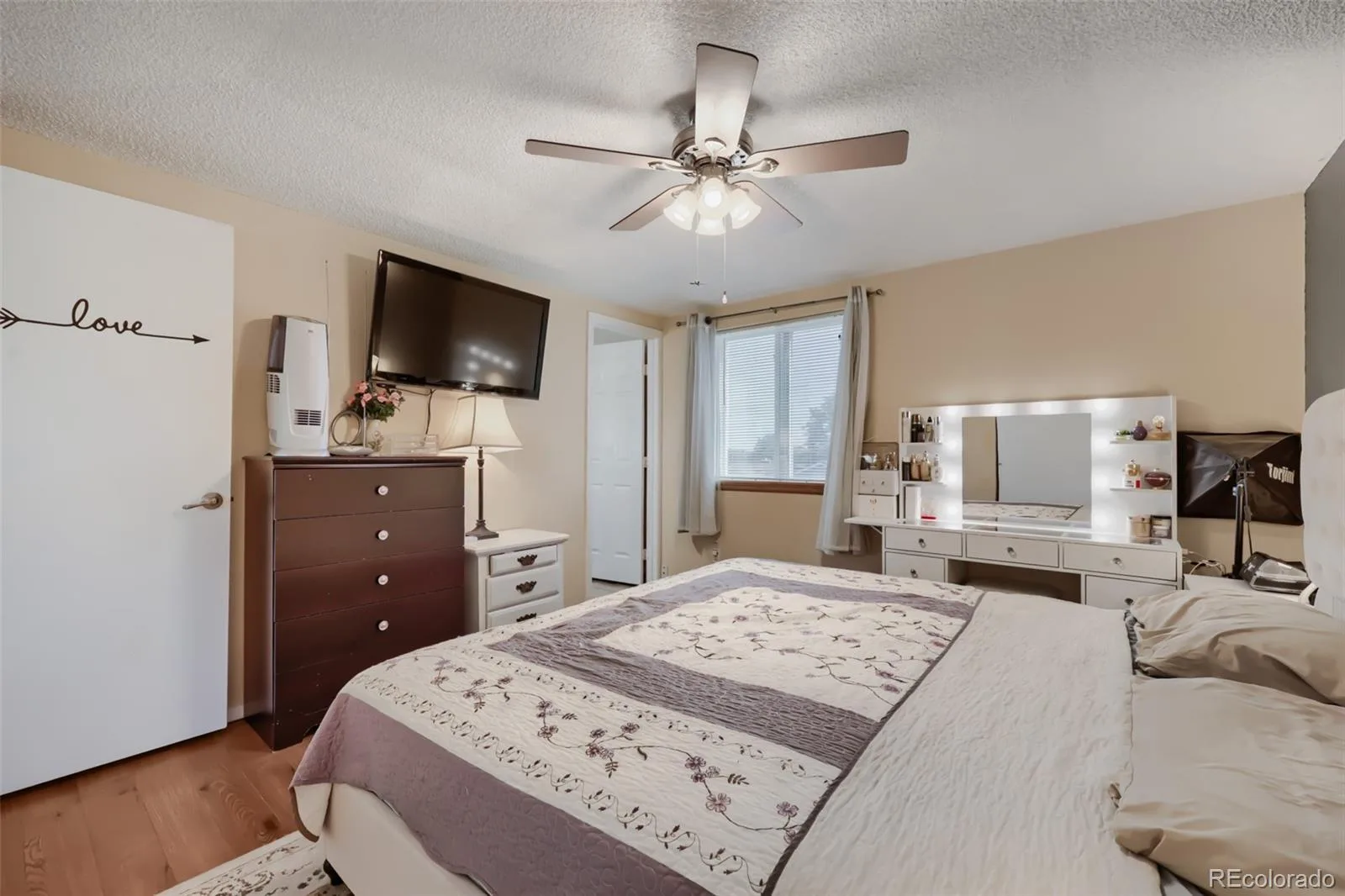 944 S Uravan Street Aurora CO 80017 | MLS #REC2127631 08212026173700 1600 13