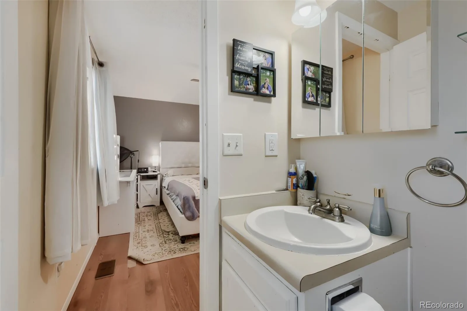944 S Uravan Street Aurora CO 80017 | MLS #REC2127631 08212026173700 1600 14
