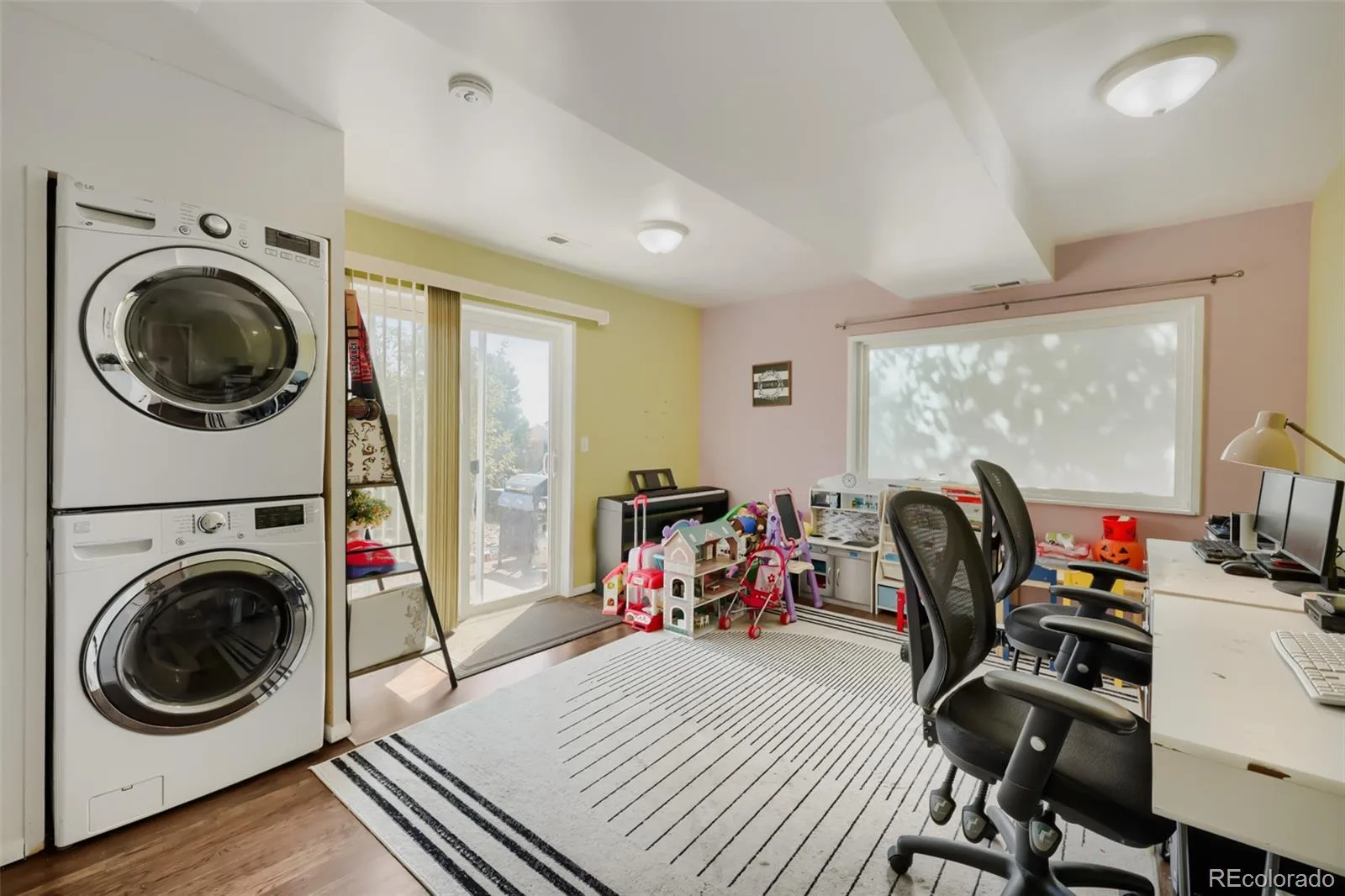 944 S Uravan Street Aurora CO 80017 | MLS #REC2127631 08212026173700 1600 18