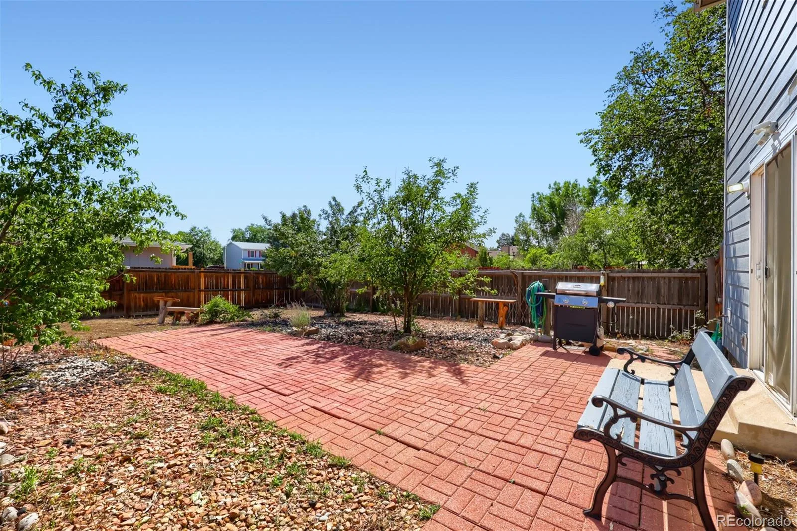 944 S Uravan Street Aurora CO 80017 | MLS #REC2127631 08212026173700 1600 25