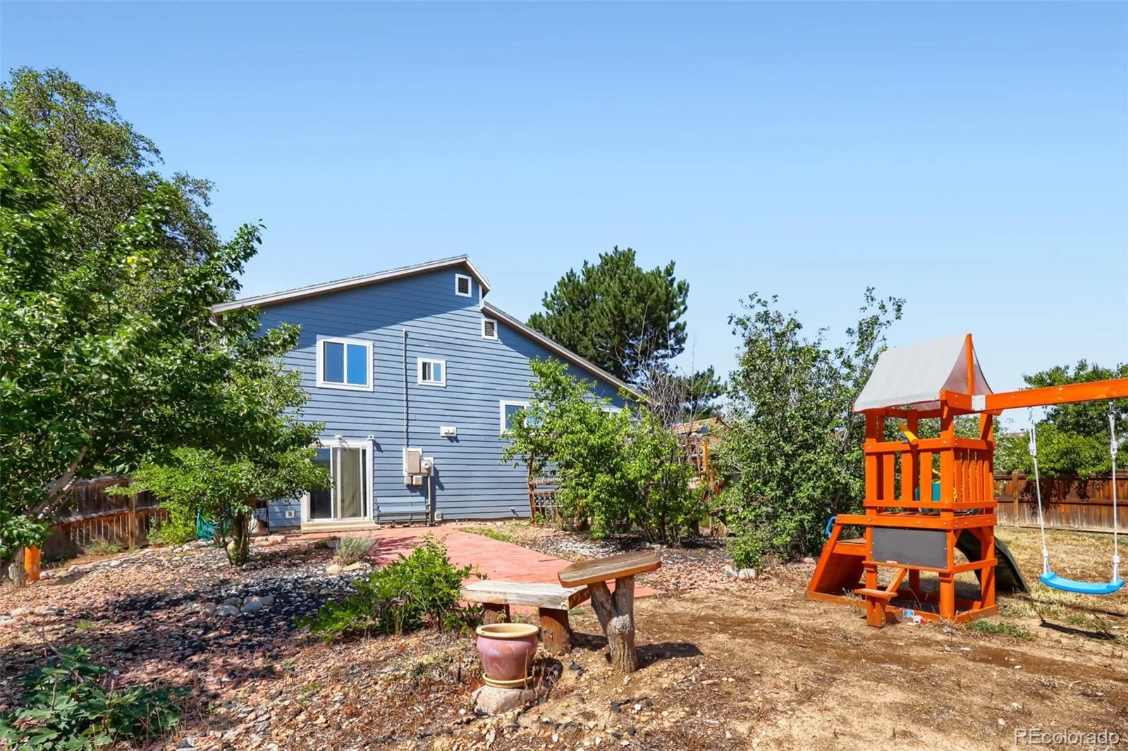 944 S Uravan Street Aurora CO 80017 | MLS #REC2127631 08212026173700 1600 26