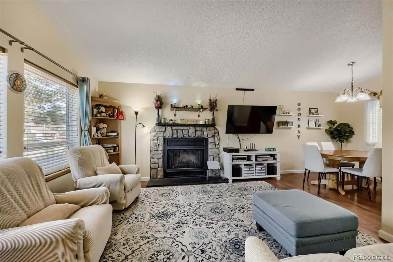 944 S Uravan Street Aurora CO 80017 | MLS #REC2127631 08212026173700 1600 3