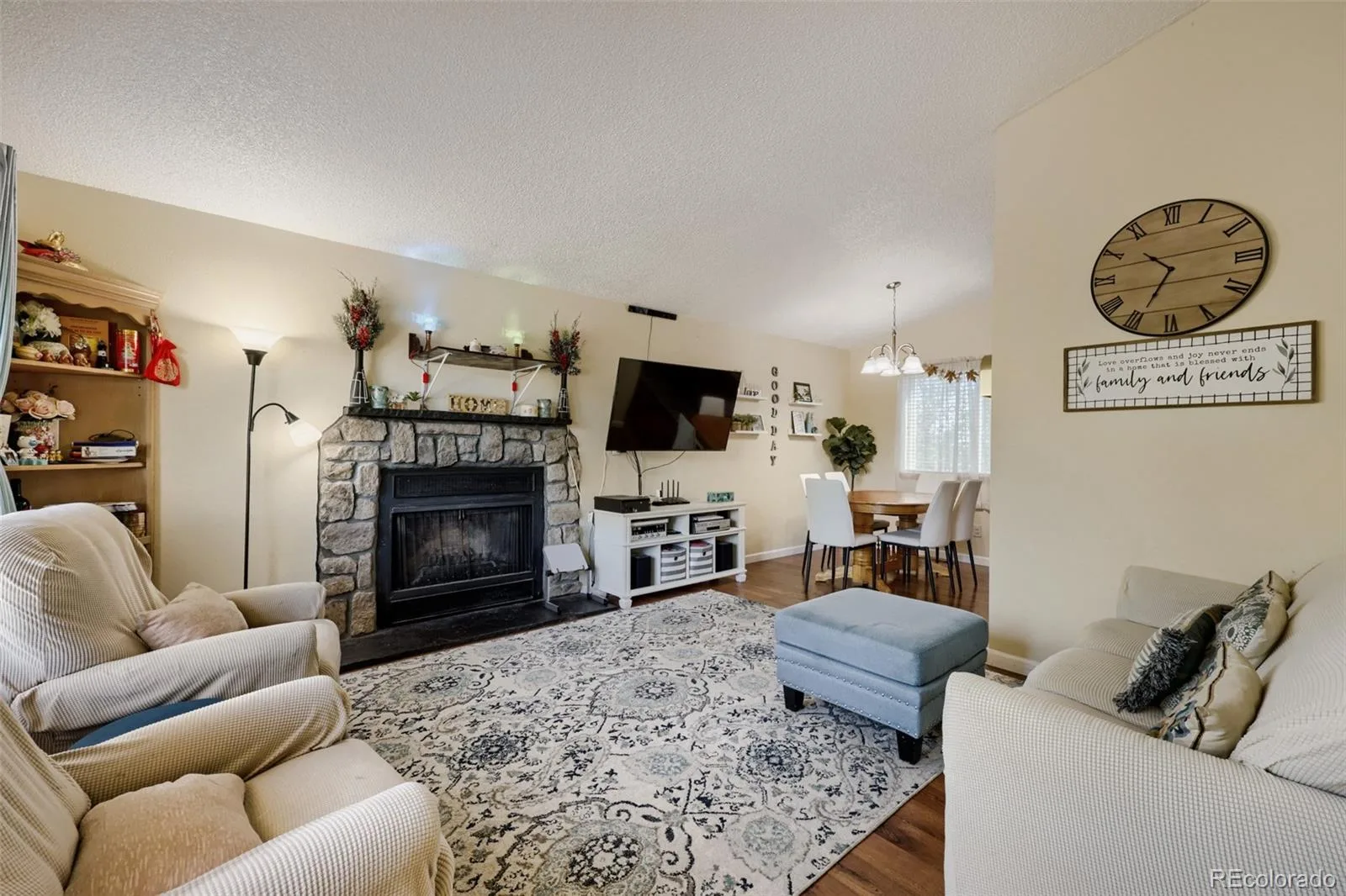 944 S Uravan Street Aurora CO 80017 | MLS #REC2127631 08212026173700 1600 5