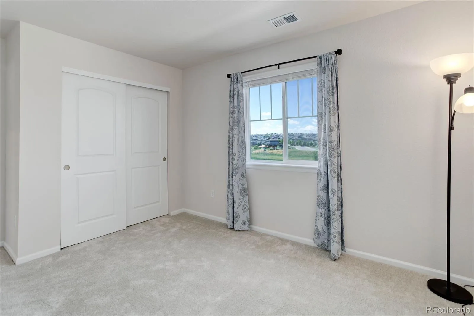 21056 E Radcliff Place Aurora CO 80015 MLS #REC2127644 06192026035227 1600 22