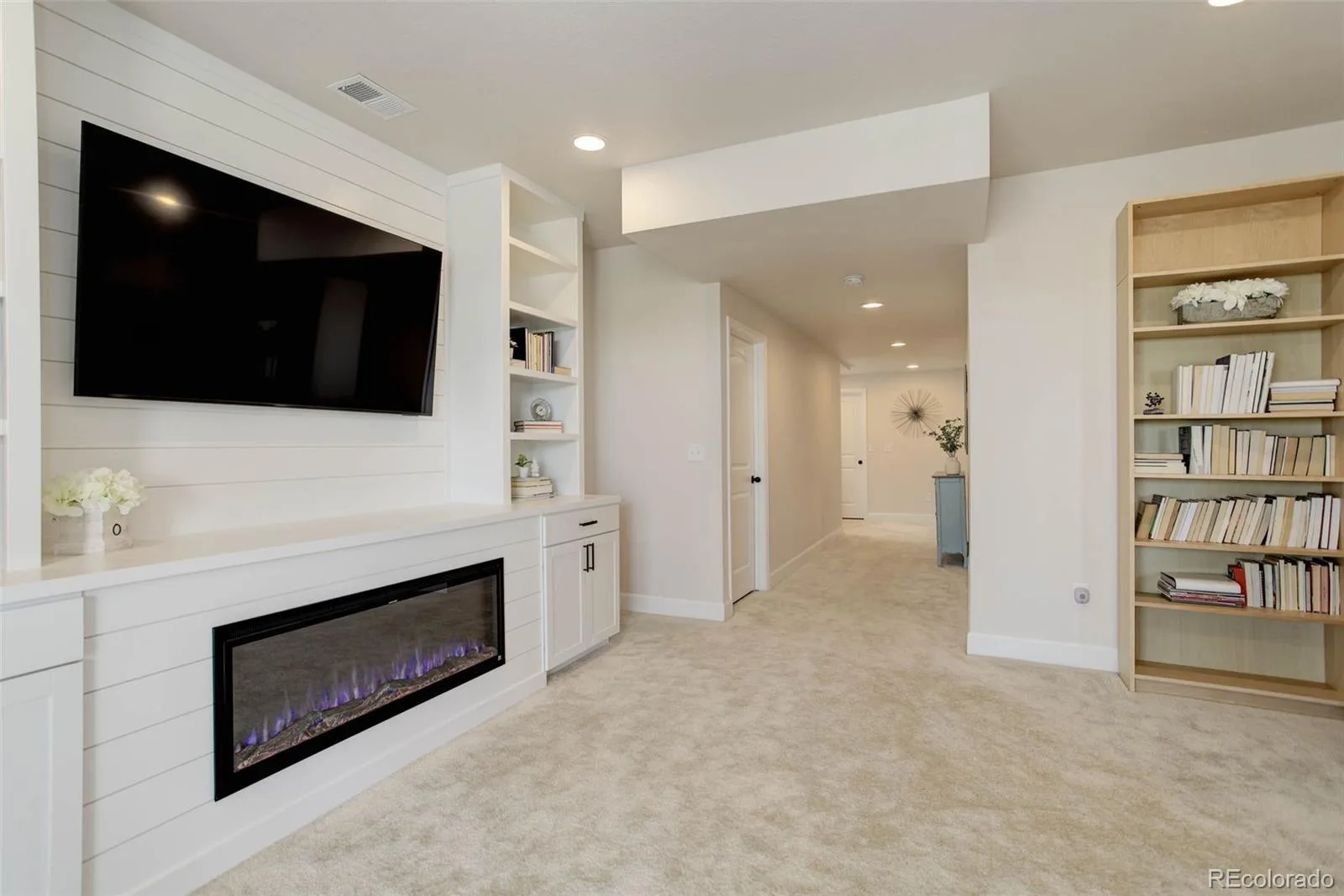 21056 E Radcliff Place Aurora CO 80015 MLS #REC2127644 06192026035227 1600 26