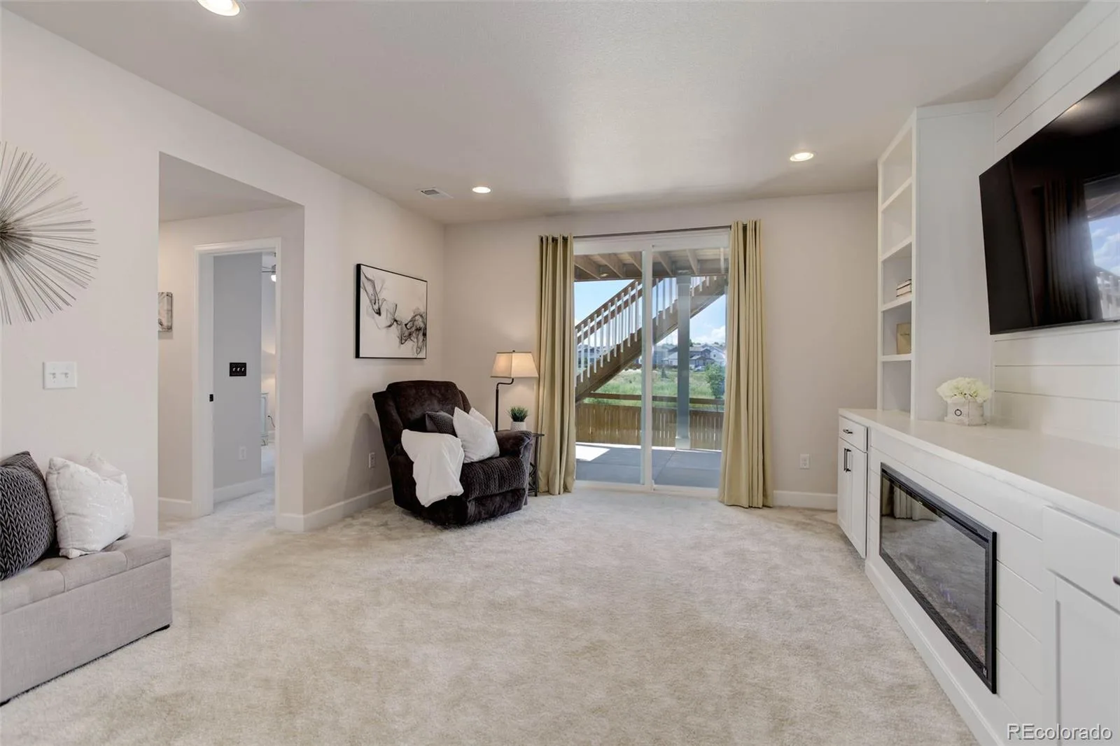 21056 E Radcliff Place Aurora CO 80015 MLS #REC2127644 06192026035227 1600 27