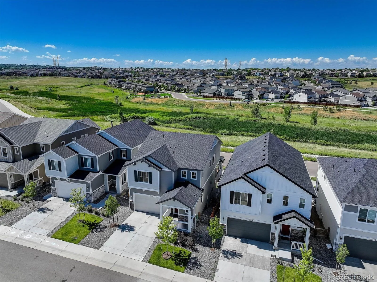 21056 E Radcliff Place Aurora CO 80015 MLS #REC2127644 06192026035227 1600 34
