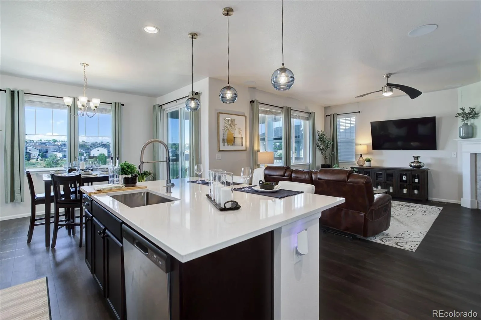 21056 E Radcliff Place Aurora CO 80015 MLS #REC2127644 06192026035227 1600 8