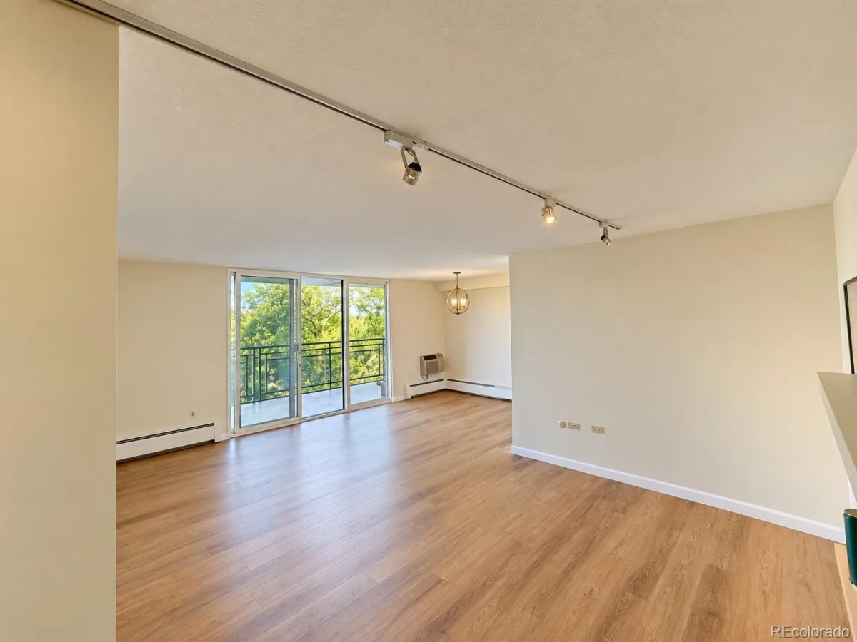 909 N Lafayette Street #403 Denver CO 80218 | MLS #REC2132050 10152026213505 1200 3