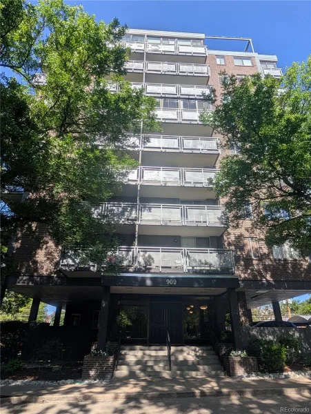 909 N Lafayette Street #403 Denver CO 80218 | MLS #REC2132050 10152026213505 800 23