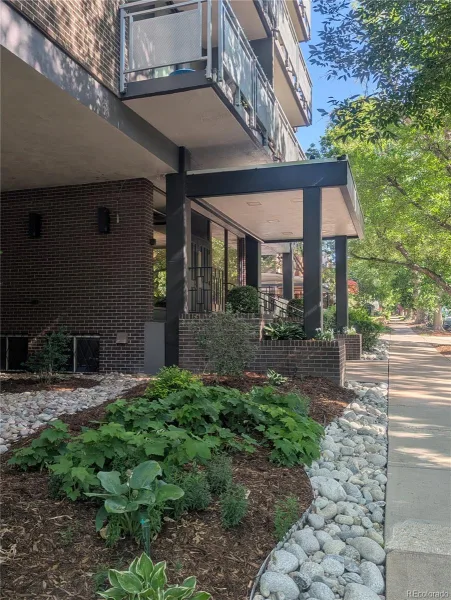 909 N Lafayette Street #403 Denver CO 80218 | MLS #REC2132050 10152026213505 800 25