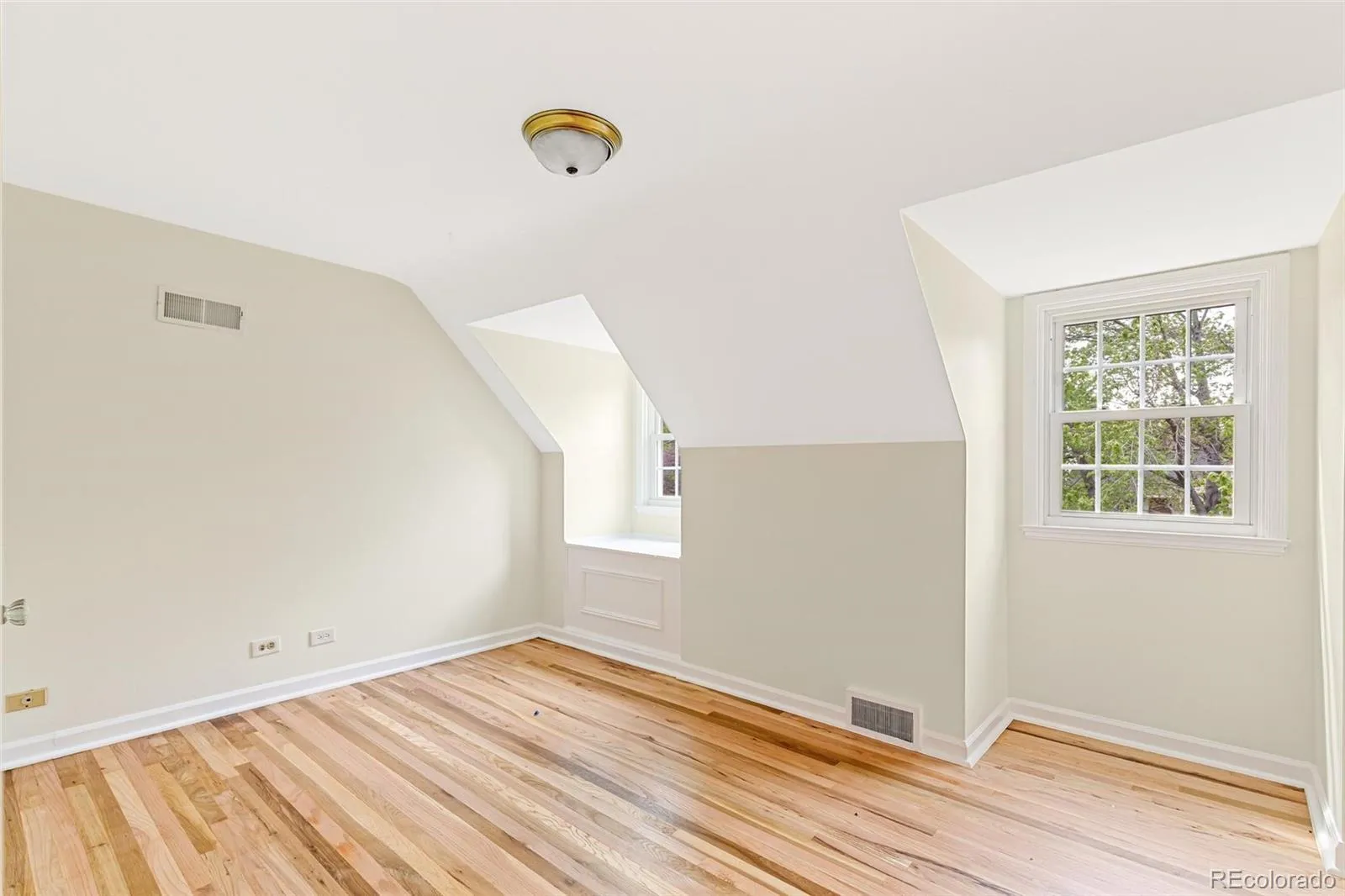 04172026201143 1600 25