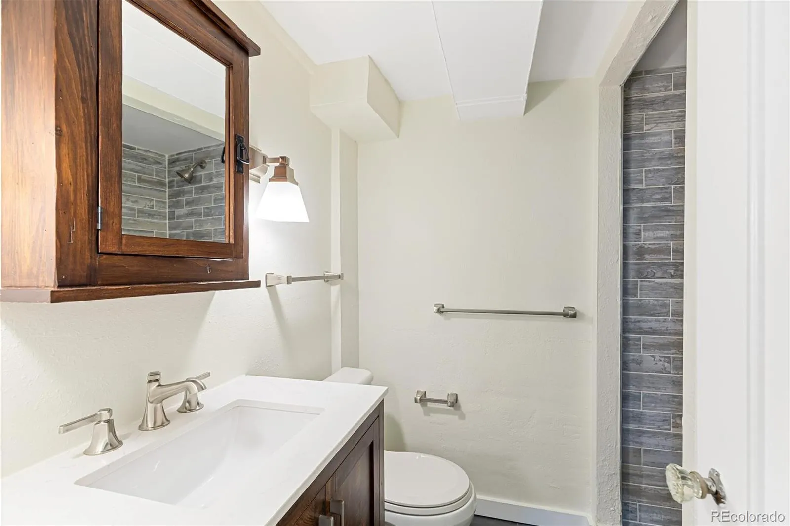 04172026201143 1600 32