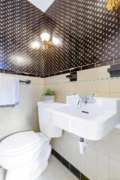 04172026201143 800 19