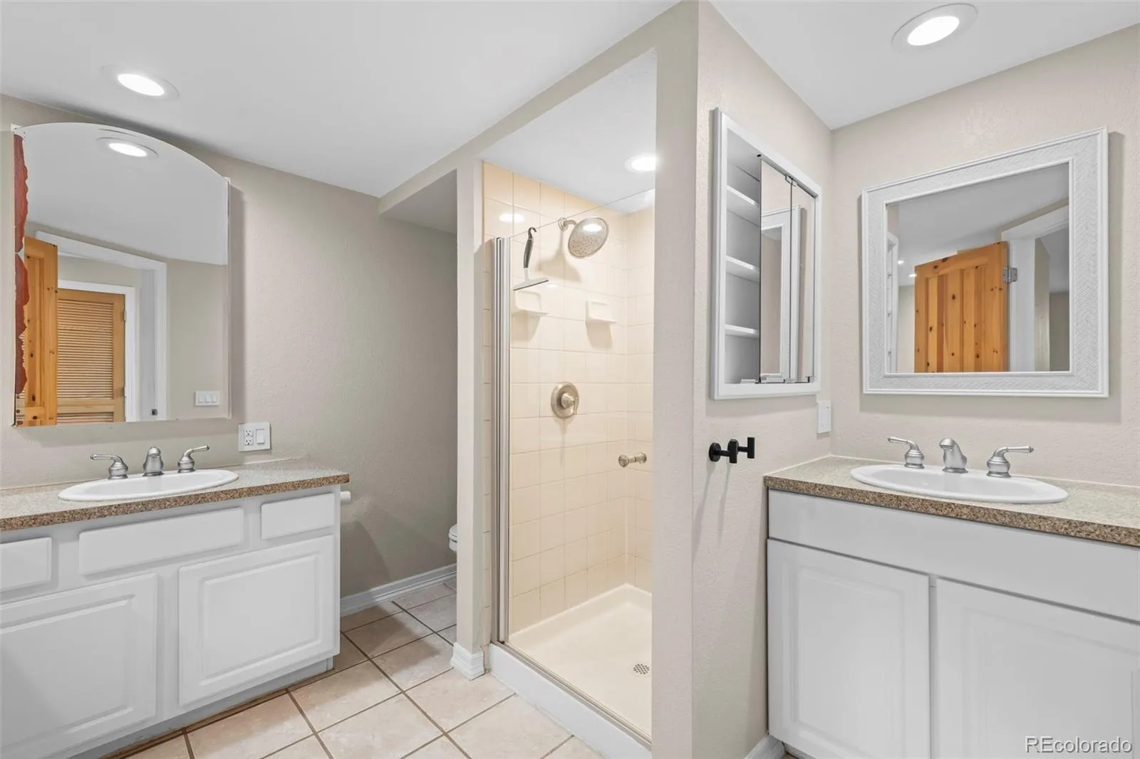 2351 S Garland Court Lakewood CO 80227 MLS #REC2134145 06252026220849 1600 19