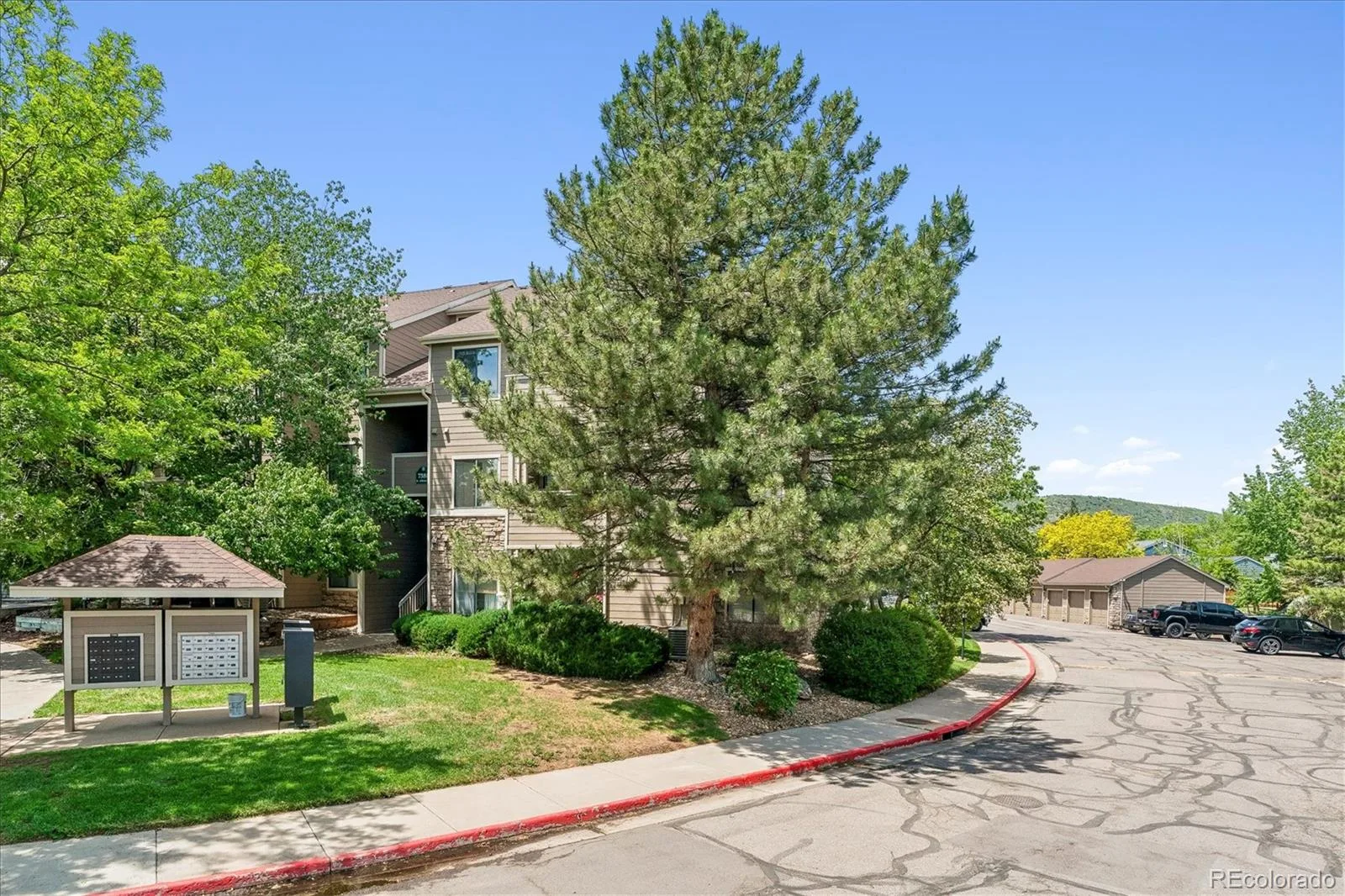 7388 S Alkire Street #305 Littleton CO 80127 | MLS #REC2140980 06032026221625 1600 1