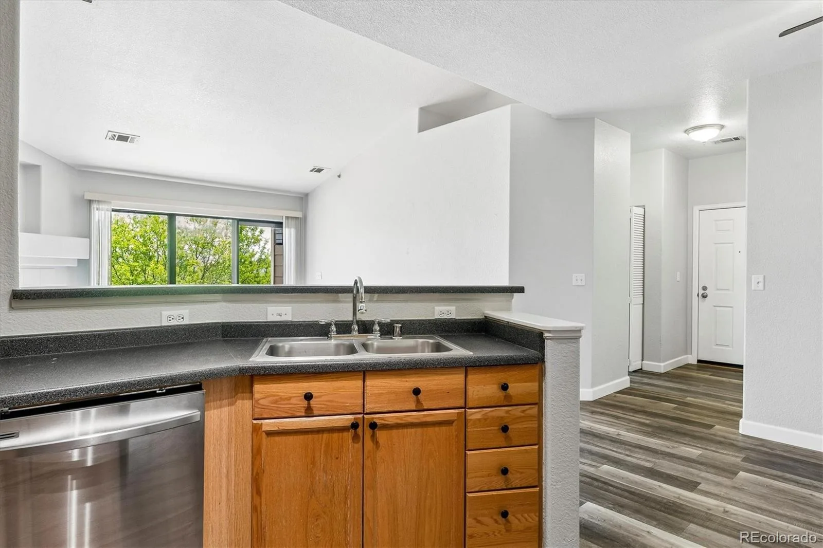 7388 S Alkire Street #305 Littleton CO 80127 | MLS #REC2140980 06032026221625 1600 10