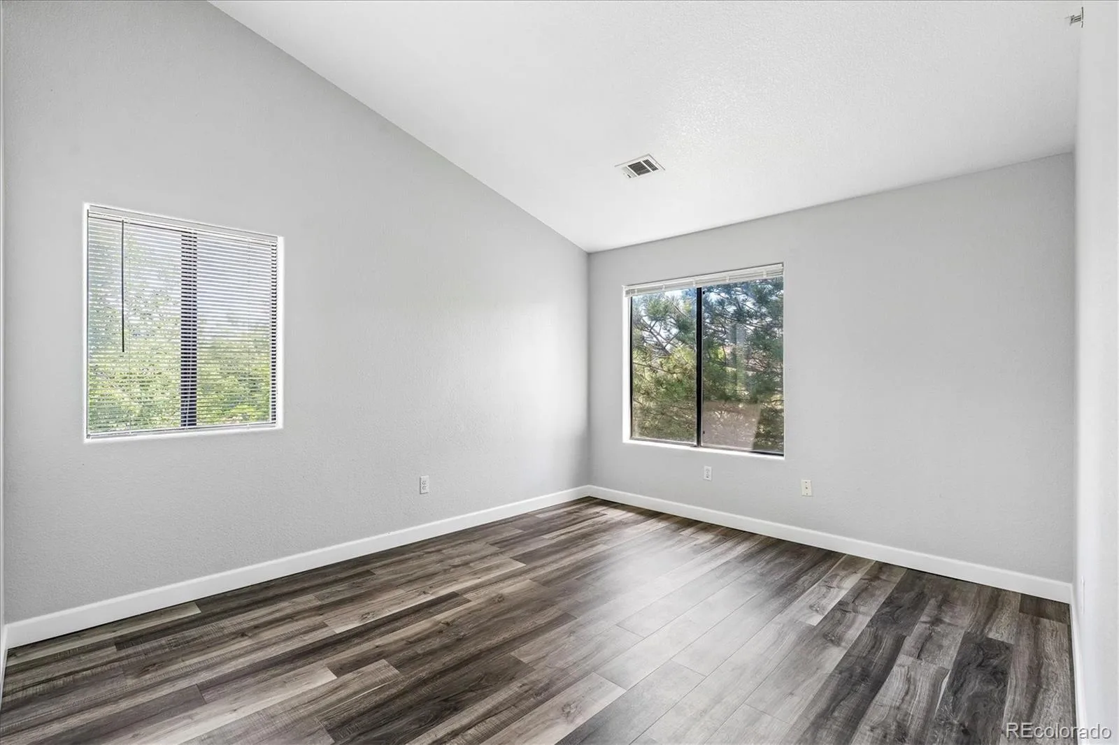 7388 S Alkire Street #305 Littleton CO 80127 | MLS #REC2140980 06032026221625 1600 14