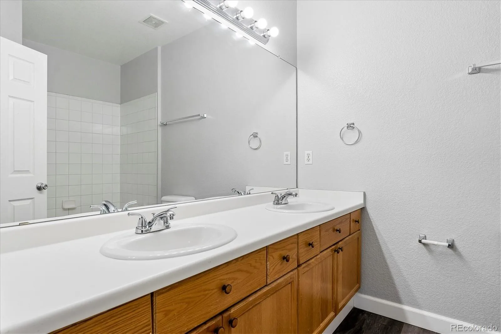 7388 S Alkire Street #305 Littleton CO 80127 | MLS #REC2140980 06032026221625 1600 15