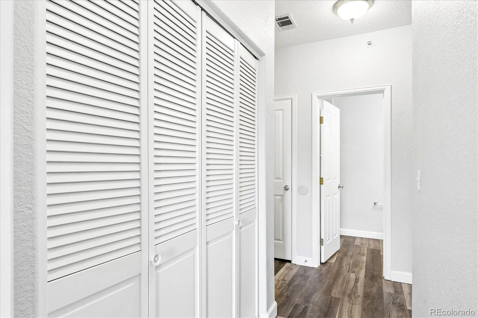 7388 S Alkire Street #305 Littleton CO 80127 | MLS #REC2140980 06032026221625 1600 22