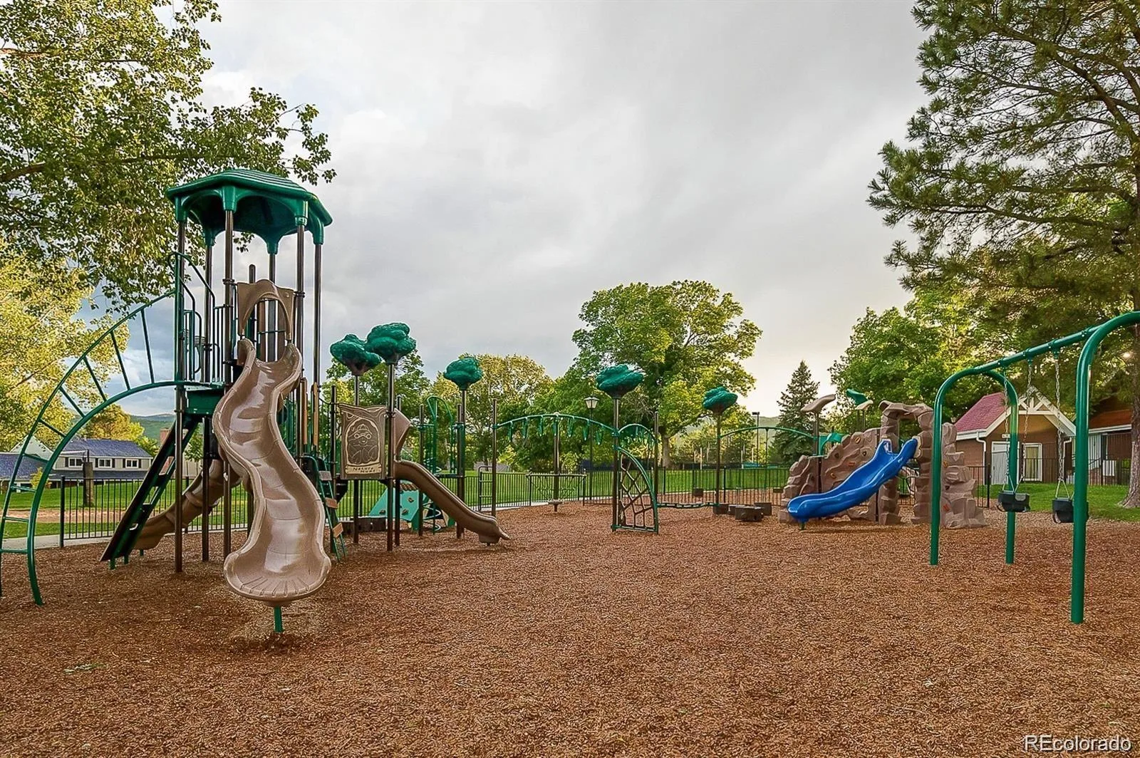 7388 S Alkire Street #305 Littleton CO 80127 | MLS #REC2140980 06032026221625 1600 31
