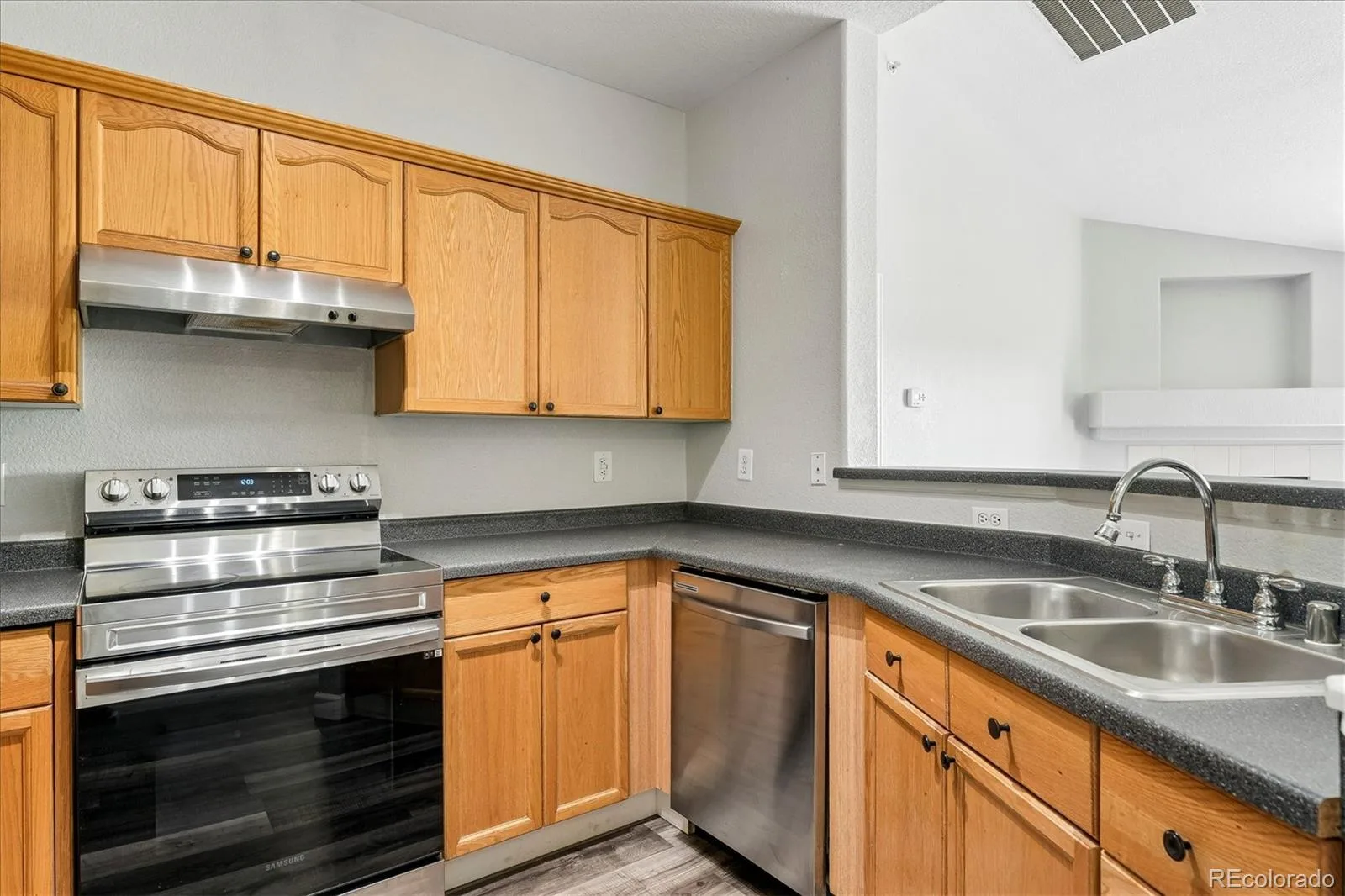 7388 S Alkire Street #305 Littleton CO 80127 | MLS #REC2140980 06032026221625 1600 9