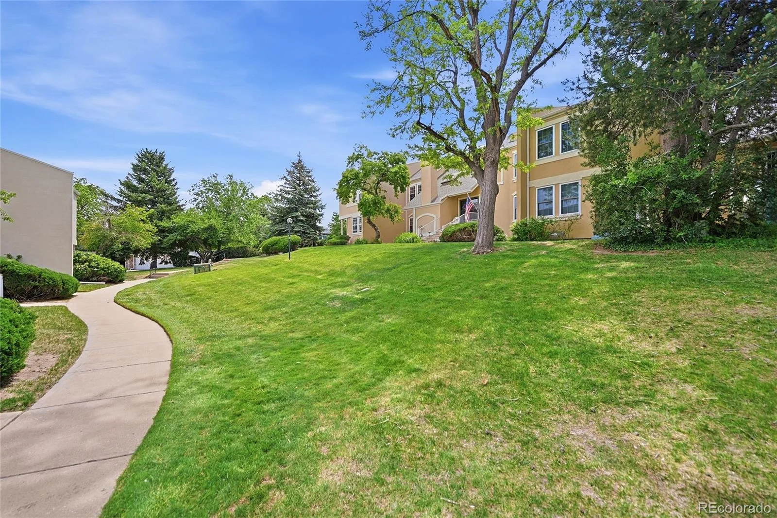 2858 S Vaughn Way Aurora CO 80014 MLS #REC2141729 05302026203835 1600 2