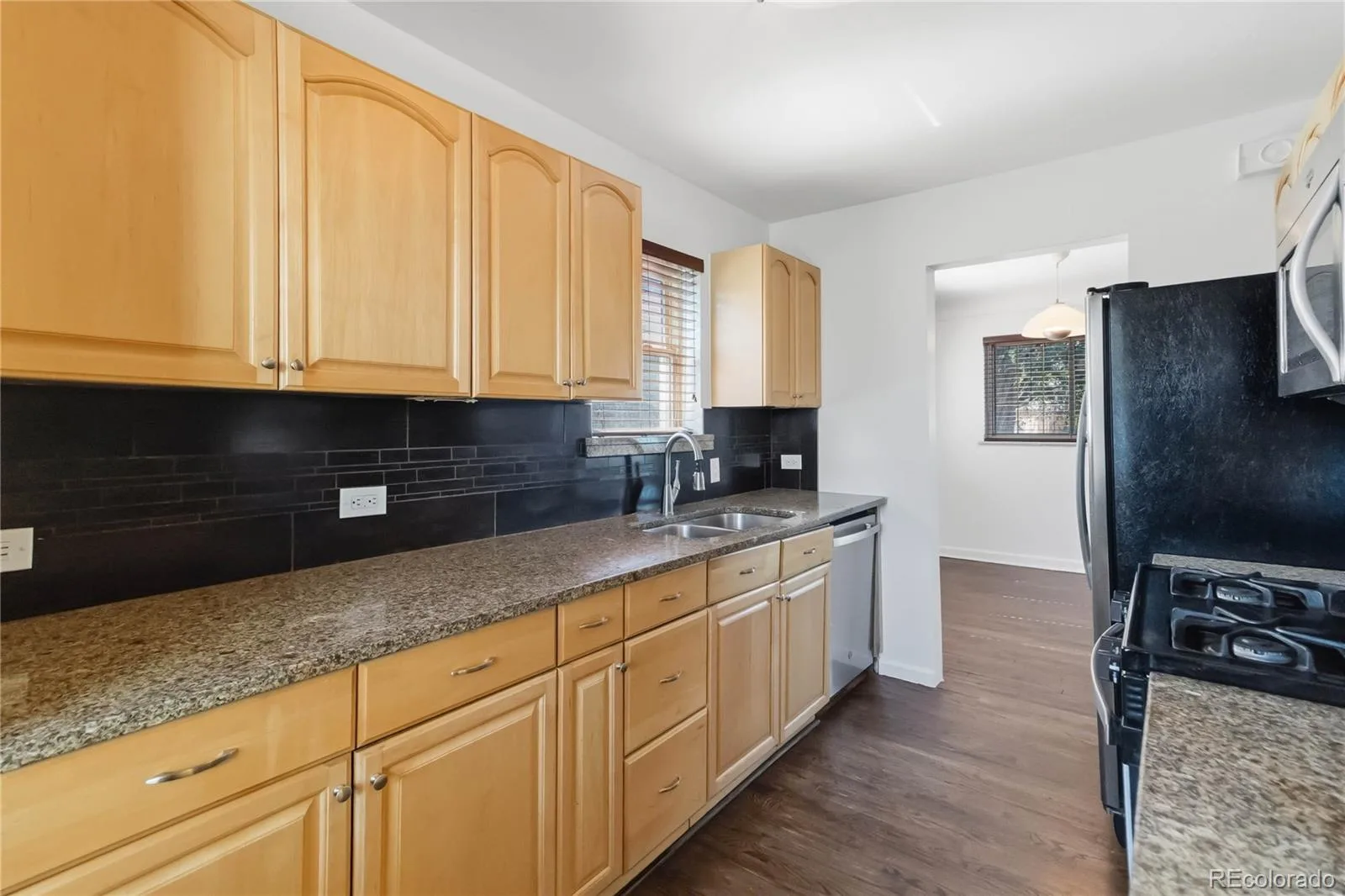 2670 Ivanhoe Street Denver CO 80207 | MLS #REC2143116 10122026195242 1600 11
