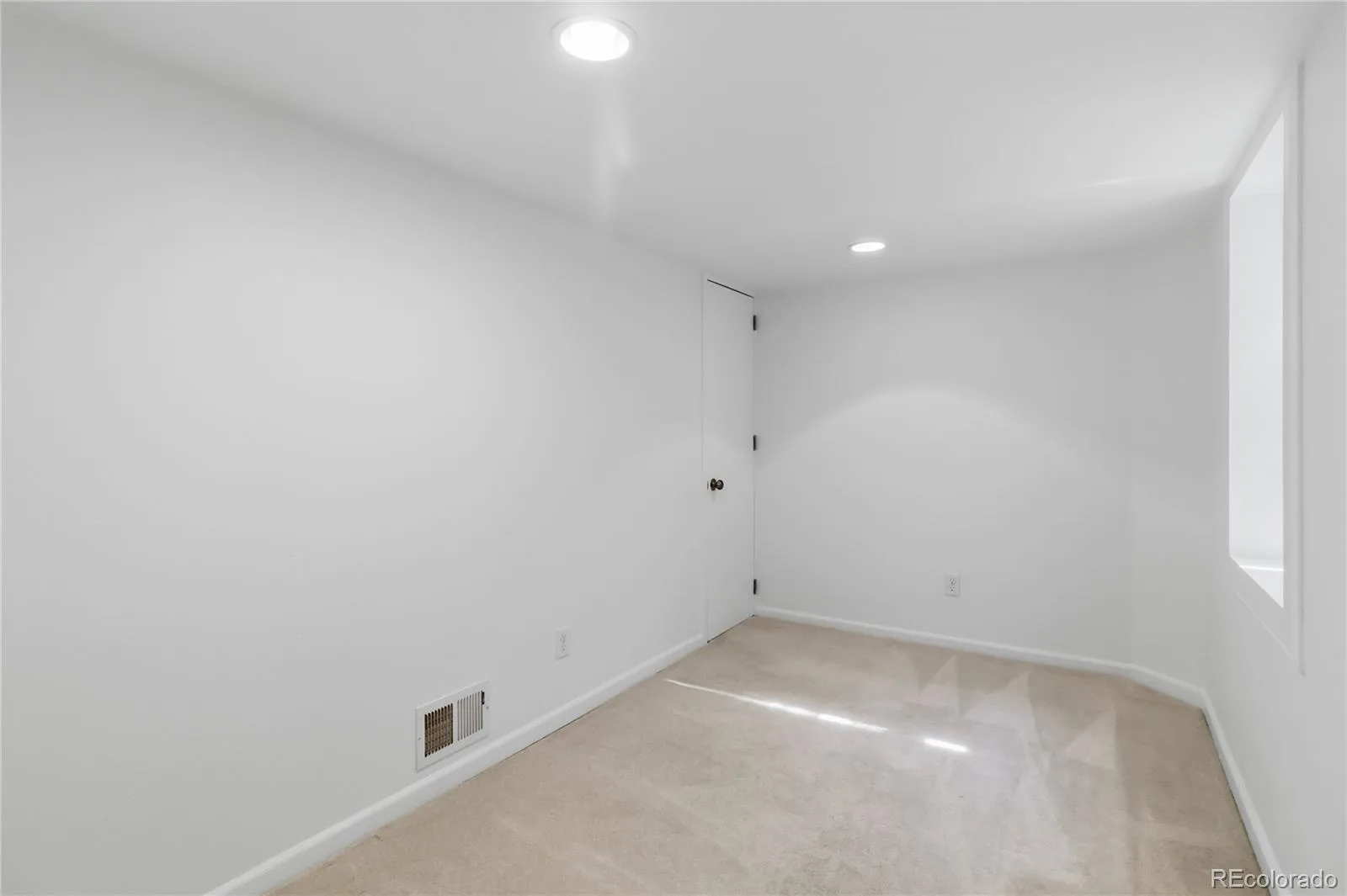 2670 Ivanhoe Street Denver CO 80207 | MLS #REC2143116 10122026195242 1600 21