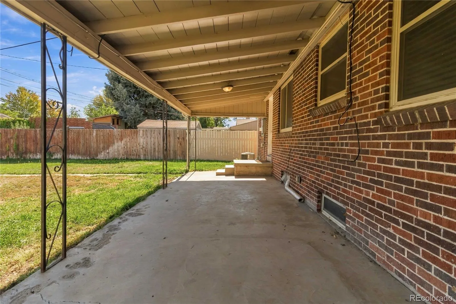 2670 Ivanhoe Street Denver CO 80207 | MLS #REC2143116 10122026195242 1600 28