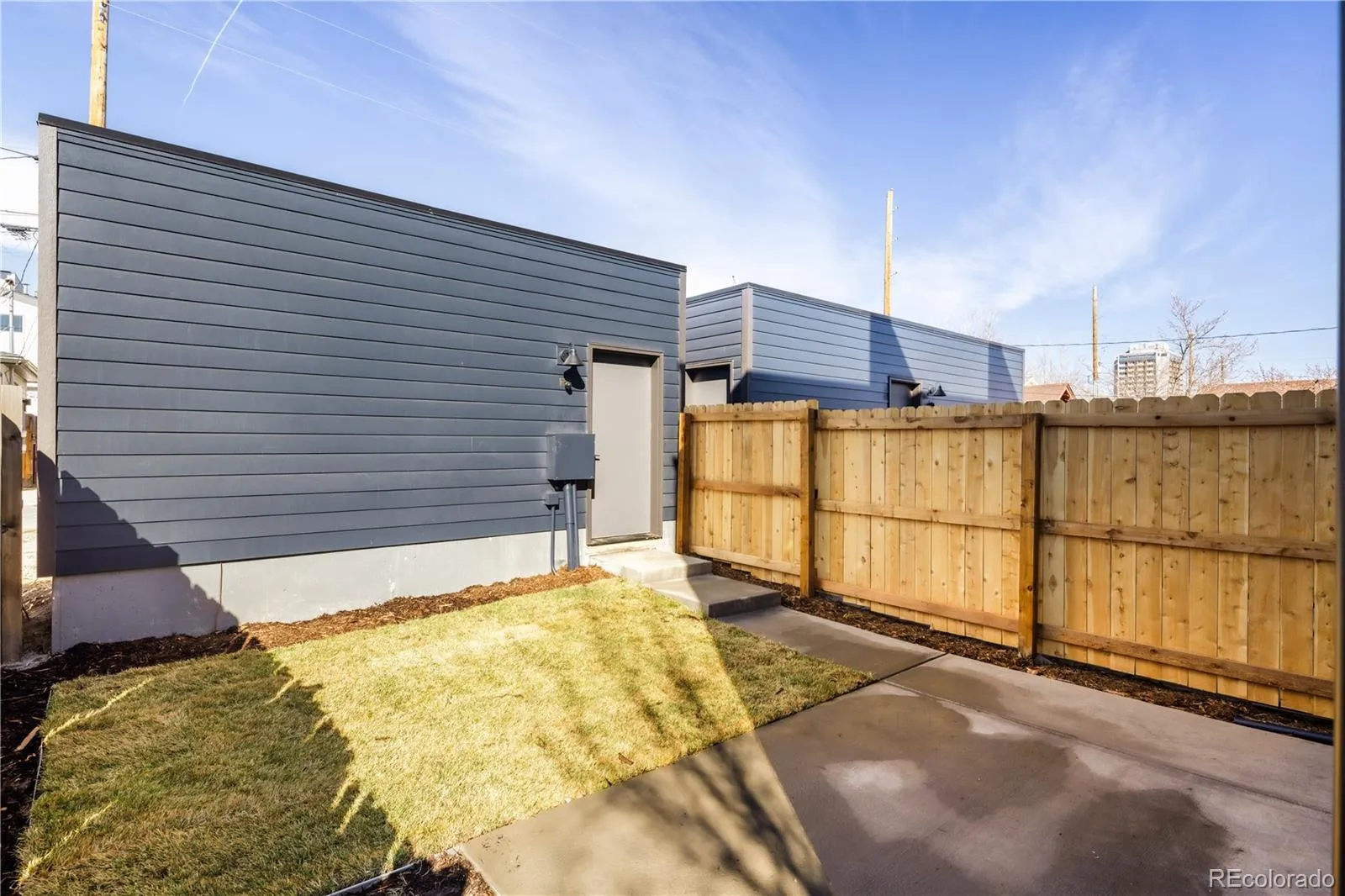 04152026172309 1600 32