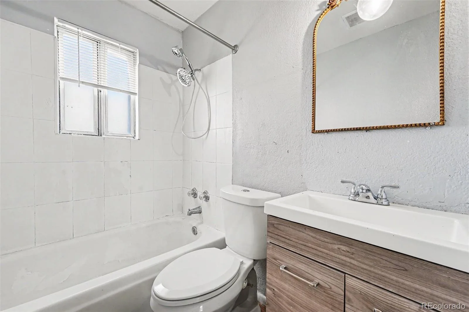 15946 E 17th Place Aurora CO 80011 MLS #REC2144212 06122026231302 1600 10
