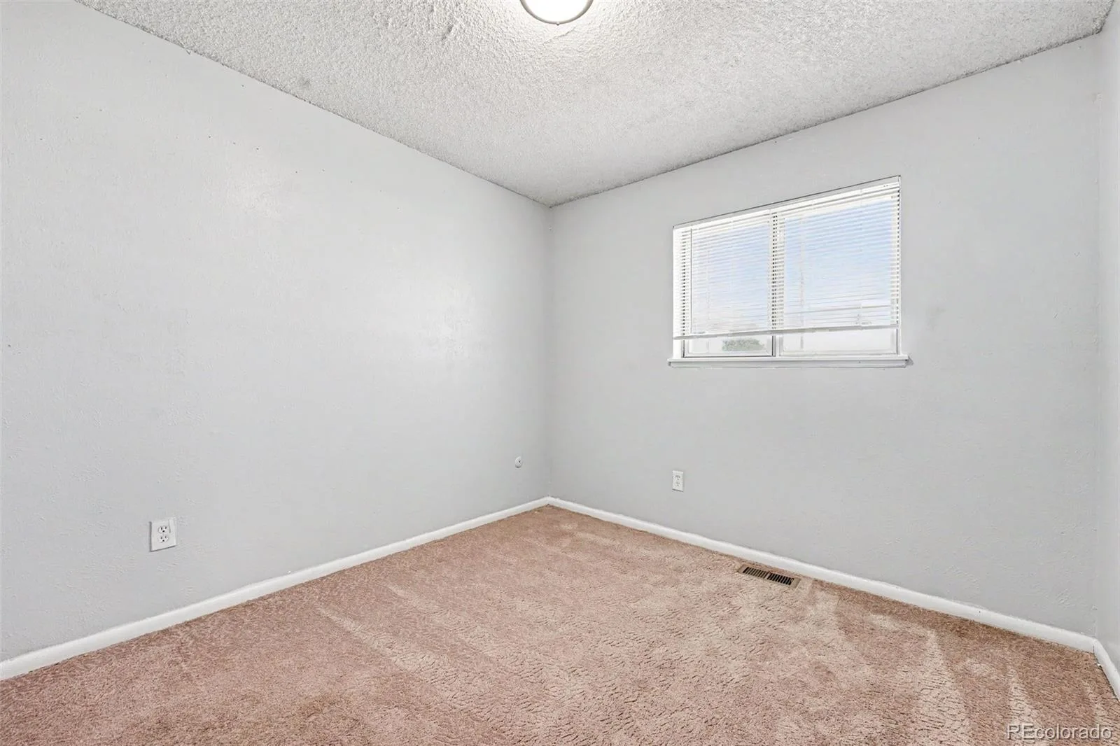 15946 E 17th Place Aurora CO 80011 MLS #REC2144212 06122026231302 1600 9