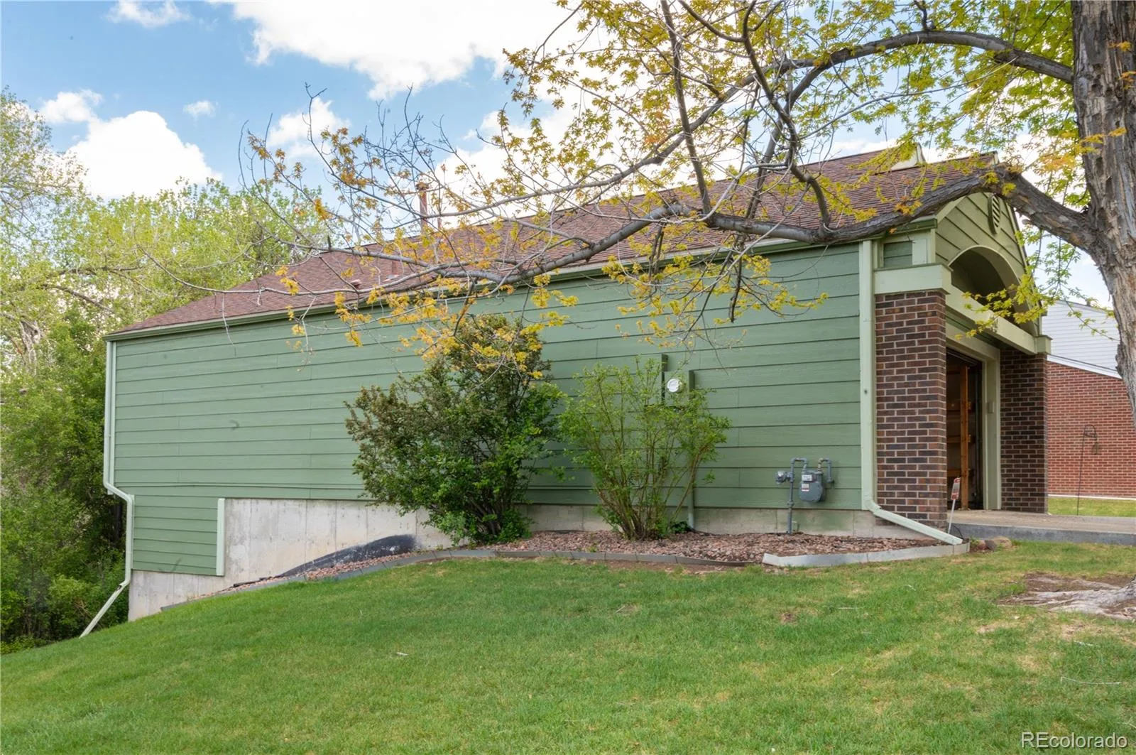 439 W Jamison Circle Littleton CO 80120 MLS #REC2144688 05292026201050 1600 2