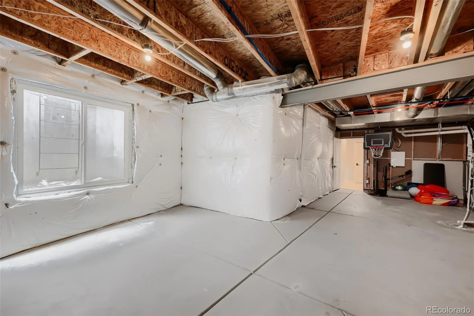 2439 S Orchard Street Lakewood CO 80228 | MLS #REC2147235 07232026235842 1600 35