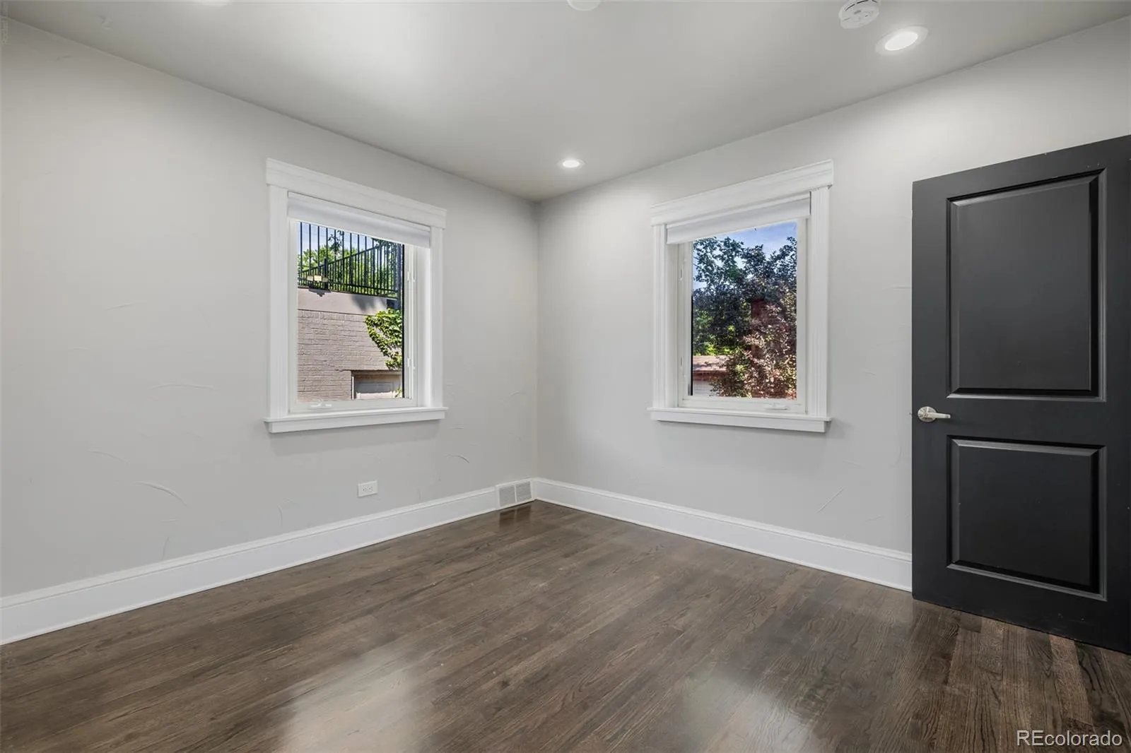 717 N Monaco Street Parkway Denver CO 80220 MLS #REC2151847 05212026235206 1600 25